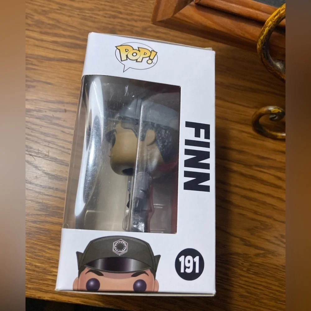 Finn Funko Pops Retired Star Wars - Picture 2 of 8